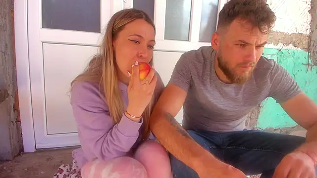 Snapshot of jake_and_melinda chatting on March 11, 2025, 6:43 am jake and melinda online show from March 11, 2025, 6:43 am