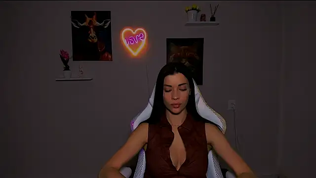 Snapshot of KetiWils chatting on March 2, 2025, 4:53 pm KetiWils online show from March 2, 2025, 4:53 pm