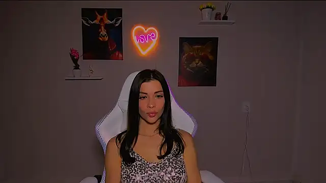 Snapshot of KetiWils chatting on March 10, 2025, 4:03 pm KetiWils online show from March 10, 2025, 4:03 pm