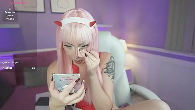 Snapshot of SaharaKramer chatting on November 20, 2025, 7:13 pm SaharaKramer online show from November 20, 2025, 7:13 pm