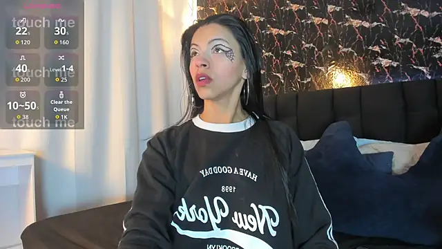 Snapshot of aitana_garcia_ chatting on October 24, 2025, 12:12 pm aitana garcia online show from October 24, 2025, 12:12 pm