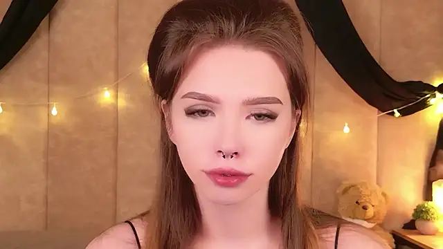 Sierra Fane online show from November 7, 2025, 5:51 am