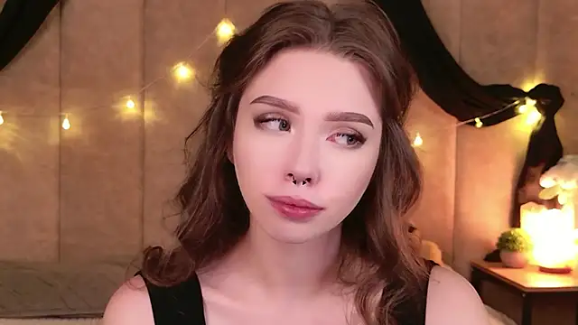 Sierra Fane online show from November 8, 2025, 5:51 am