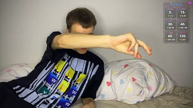 Snapshot of griwkaaa chatting on October 3, 2025, 8:39 pm griwkaaa online show from October 3, 2025, 8:39 pm