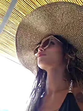 EmmyCortez online show from March 11, 2025, 4:51 pm