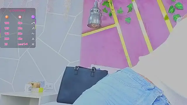 EmmyCortez online show from September 13, 2025, 11:43 am