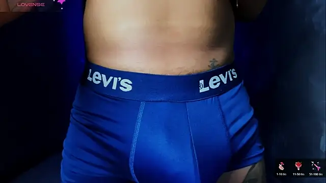 Snapshot of jeffvalemtino chatting on February 5, 2026, 11:09 pm jeffvalemtino online show from February 5, 2026, 11:09 pm