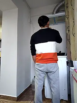 Snapshot of andreiiiii2025 chatting on January 9, 2026, 11:46 am andreiiiii2025 online show from January 9, 2026, 11:46 am