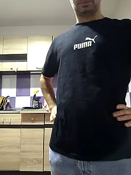 Snapshot of andreiiiii2025 chatting on February 9, 2026, 10:08 am andreiiiii2025 online show from February 9, 2026, 10:08 am