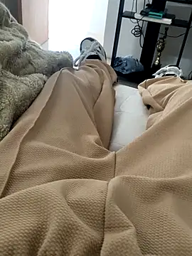 eross chipre  online show from September 27, 2025, 5:51 pm