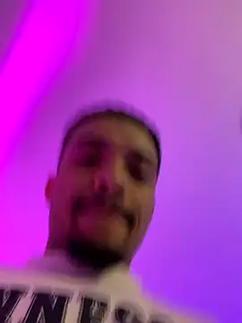 eross chipre  online show from October 29, 2025, 3:42 am