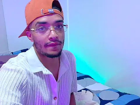 eross chipre  online show from January 15, 2026, 5:49 pm