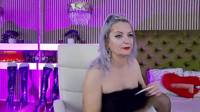 LadyTouch online show from November 5, 2025, 12:32 am