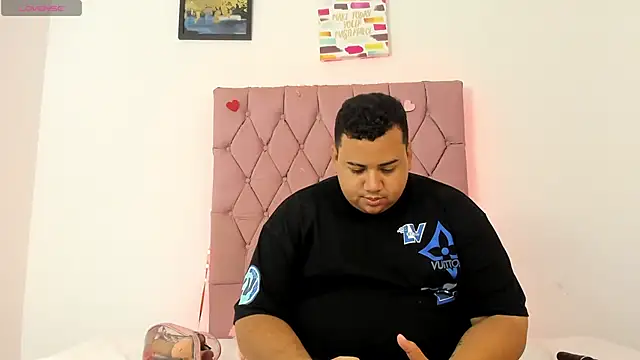 MICHAEL AND SHARON online show from October 25, 2025, 4:20 am