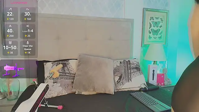 Carlaguzman  online show from November 5, 2025, 1:44 pm