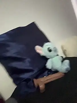 lola  med online show from October 26, 2025, 2:12 pm