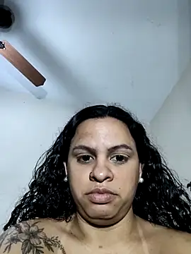 analaura32 online show from November 19, 2025, 5:24 pm