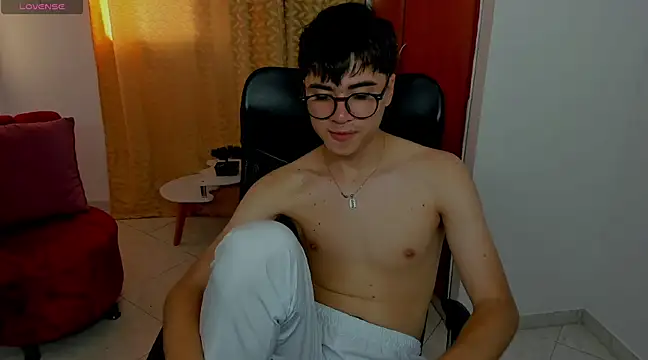 Snapshot of liam_orion chatting on February 20, 2025, 10:04 pm liam orion online show from February 20, 2025, 10:04 pm