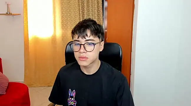 Snapshot of liam_orion chatting on February 25, 2025, 6:42 pm liam orion online show from February 25, 2025, 6:42 pm