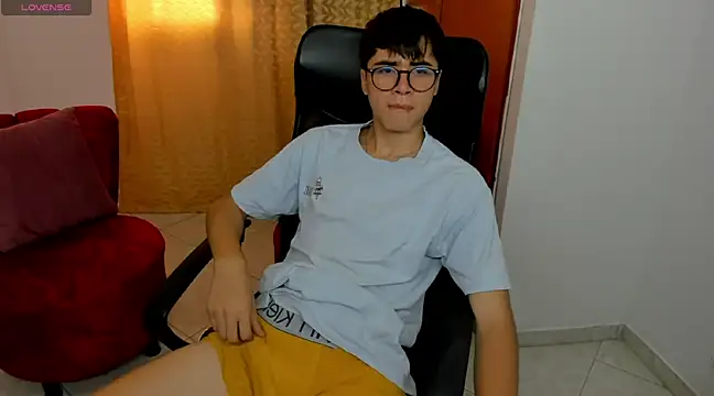 Snapshot of liam_orion chatting on February 26, 2025, 6:54 pm liam orion online show from February 26, 2025, 6:54 pm