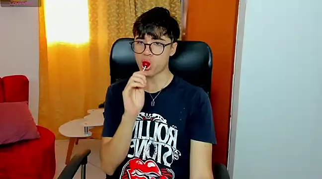 Snapshot of liam_orion chatting on March 7, 2025, 6:33 pm liam orion online show from March 7, 2025, 6:33 pm