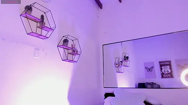 Snapshot of Little_Lau1 chatting on October 9, 2025, 9:57 pm Little Lau1 online show from October 9, 2025, 9:57 pm