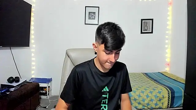 babymaik online show from October 17, 2025, 5:32 am