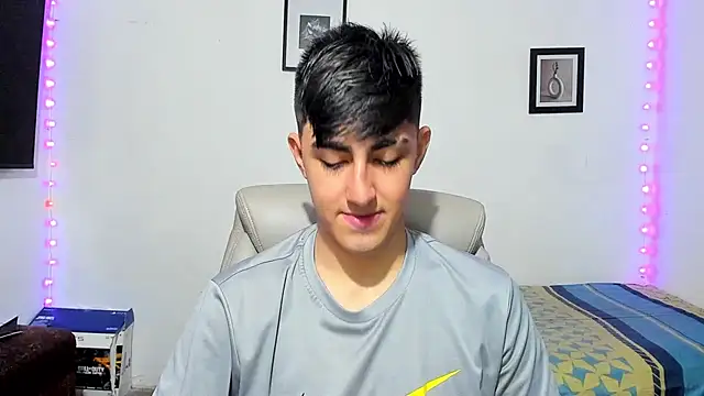 babymaik online show from October 17, 2025, 8:22 pm