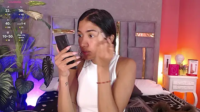 Snapshot of Tyla_Ks chatting on February 2, 2026, 7:56 pm Tyla Ks online show from February 2, 2026, 7:56 pm