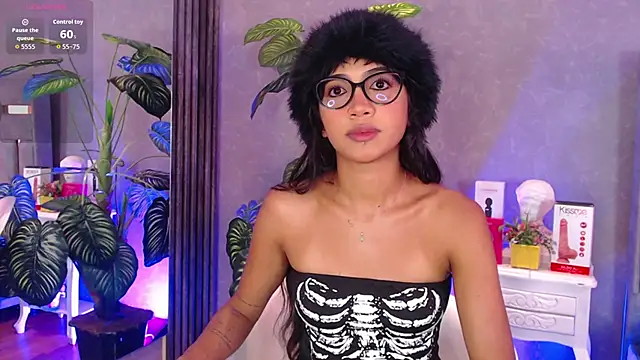 Snapshot of Tyla_Ks chatting on February 6, 2026, 7:39 pm Tyla Ks online show from February 6, 2026, 7:39 pm