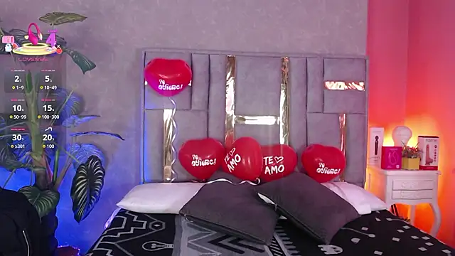 Snapshot of Tyla_Ks chatting on February 18, 2026, 7:32 pm Tyla Ks online show from February 18, 2026, 7:32 pm