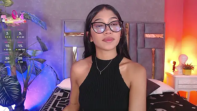 Snapshot of Tyla_Ks chatting on February 27, 2026, 7:36 pm Tyla Ks online show from February 27, 2026, 7:36 pm