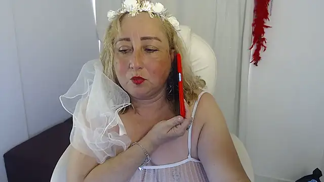 Mature 2025 online show from October 22, 2025, 5:02 pm