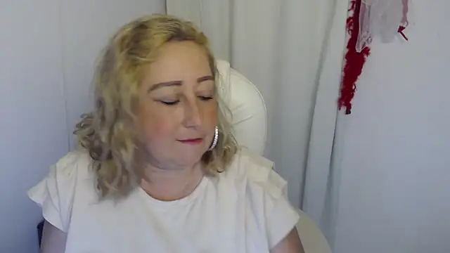 Mature 2025 online show from November 15, 2025, 10:59 pm