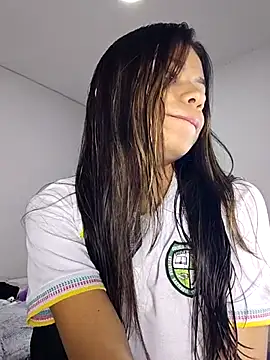 sophia ramirez12 online show from December 17, 2025, 9:32 pm