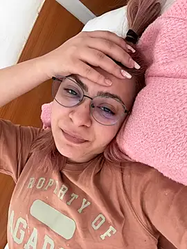 Snapshot of KittieHallo chatting on February 22, 2025, 1:13 pm KittieHallo online show from February 22, 2025, 1:13 pm