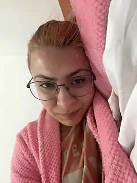 Snapshot of KittieHallo chatting on February 22, 2025, 4:51 pm KittieHallo online show from February 22, 2025, 4:51 pm