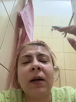 Snapshot of KittieHallo chatting on February 24, 2025, 8:14 pm KittieHallo online show from February 24, 2025, 8:14 pm