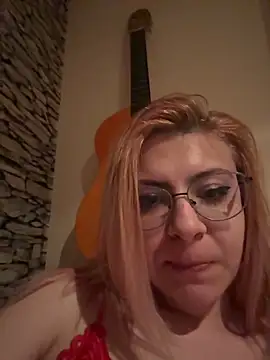 Snapshot of KittieHallo chatting on February 27, 2025, 3:37 pm KittieHallo online show from February 27, 2025, 3:37 pm