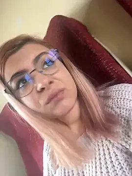 Snapshot of KittieHallo chatting on March 3, 2025, 6:37 am KittieHallo online show from March 3, 2025, 6:37 am