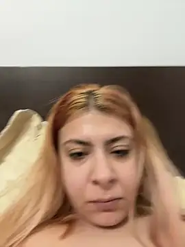 Snapshot of KittieHallo chatting on March 5, 2025, 6:01 am KittieHallo online show from March 5, 2025, 6:01 am