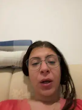 Snapshot of KittieHallo chatting on October 16, 2025, 9:49 pm KittieHallo online show from October 16, 2025, 9:49 pm