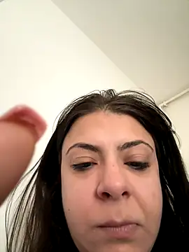 Snapshot of KittieHallo chatting on October 21, 2025, 6:58 am KittieHallo online show from October 21, 2025, 6:58 am