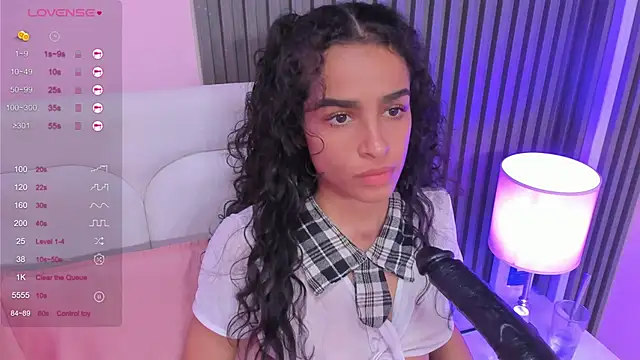 honey sofii  online show from March 12, 2025, 11:31 am