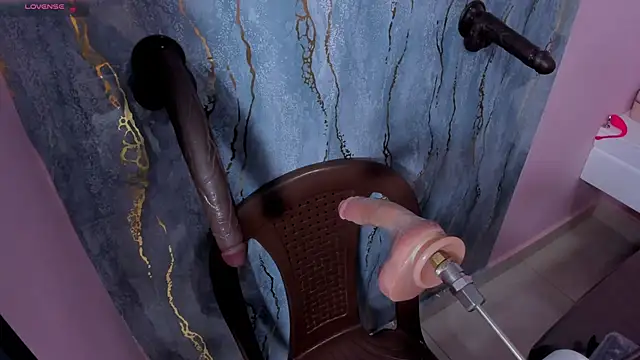 honey sofii  online show from October 16, 2025, 12:39 pm