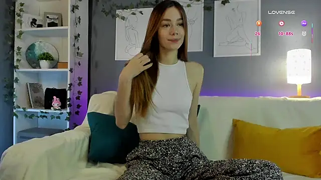 Snapshot of EmilaMills chatting on February 26, 2025, 11:04 pm EmilaMills online show from February 26, 2025, 11:04 pm