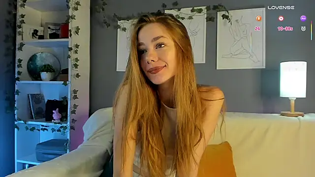 Snapshot of EmilaMills chatting on March 9, 2025, 11:14 pm EmilaMills online show from March 9, 2025, 11:14 pm