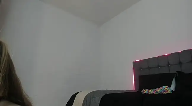 MelaniJhonson online show from March 10, 2025, 9:43 am