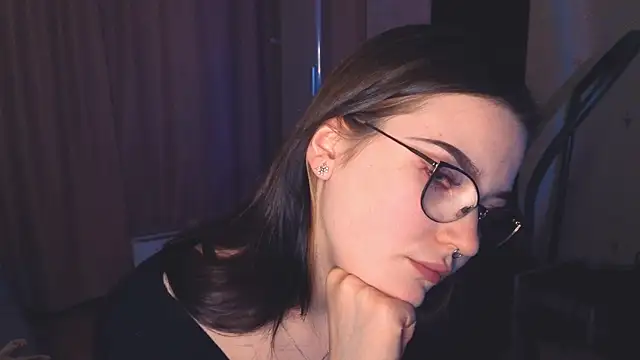 milliedoll online show from April 2, 2026, 4:59 pm