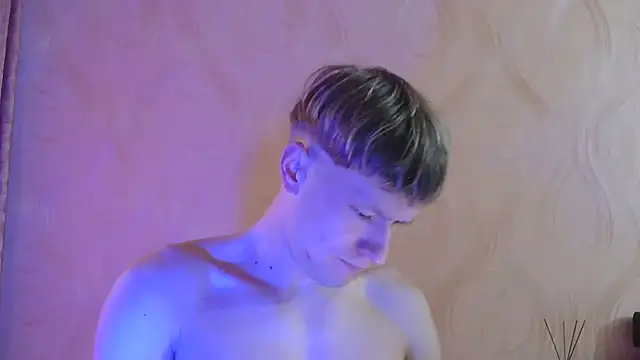 Snapshot of frama666 chatting on October 28, 2025, 8:40 am frama666 online show from October 28, 2025, 8:40 am